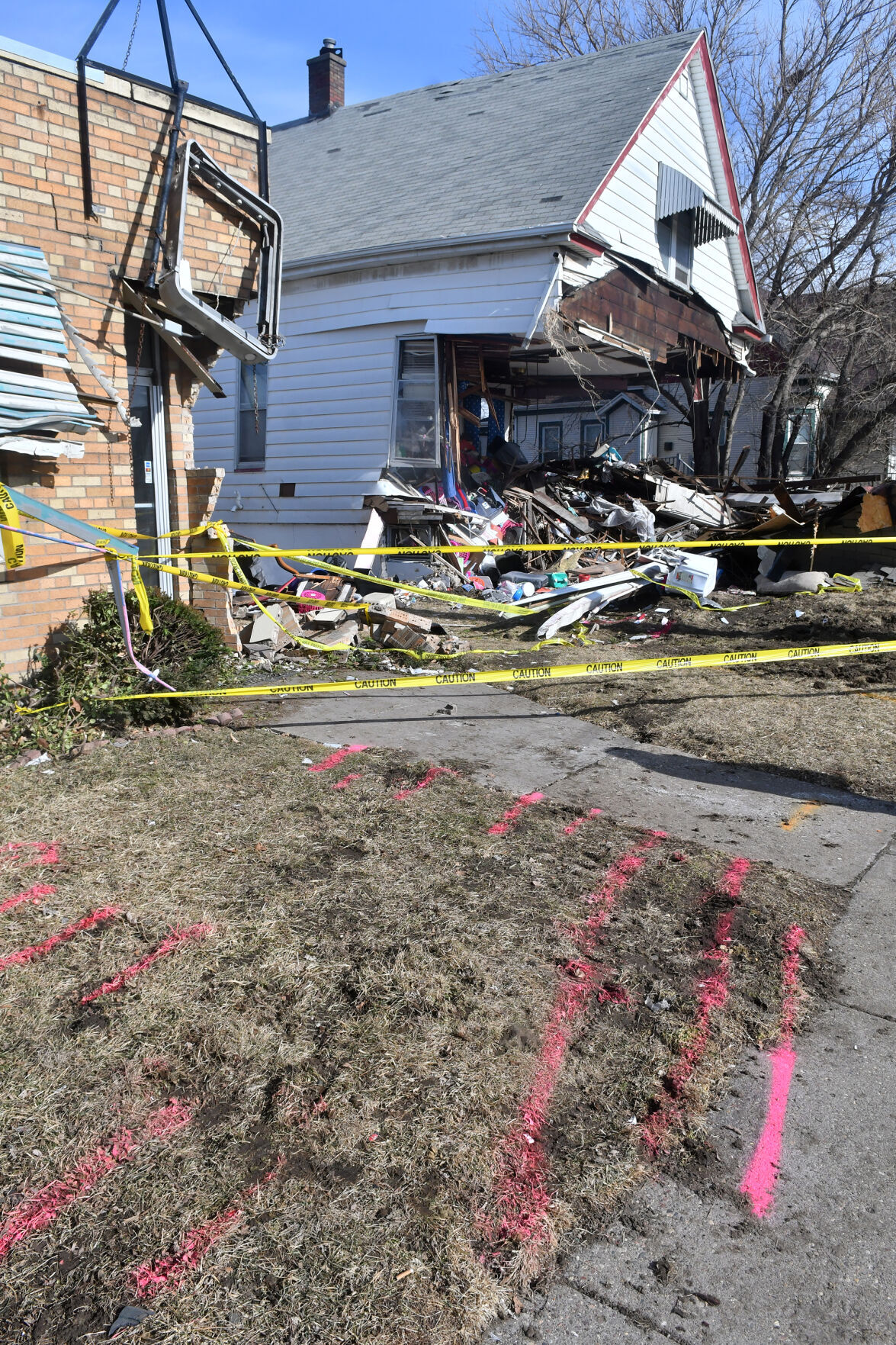 022822-qc-nws-crash-090